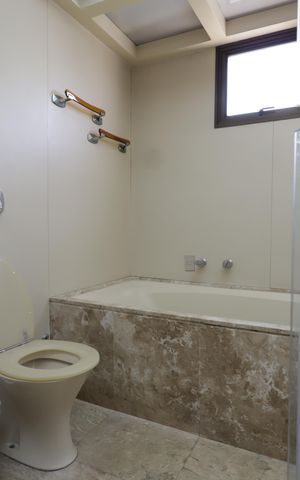 Apartamento à venda com 476m², 4 quartos e 5 vagasBanheiro da Suíte 2