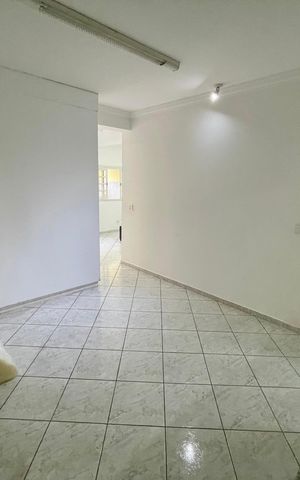 Casa à venda com 380m², 4 quartos e 4 vagas Casa à venda com 380m², 4 quartos e 4 vagasCozinha 2