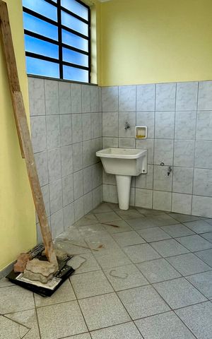 Casa à venda com 380m², 4 quartos e 4 vagas Casa à venda com 380m², 4 quartos e 4 vagasÁrea de Serviço