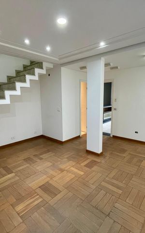 Casa à venda com 380m², 4 quartos e 4 vagas Casa à venda com 380m², 4 quartos e 4 vagasSala 2