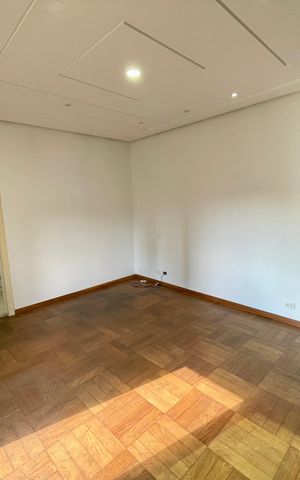 Casa à venda com 380m², 4 quartos e 4 vagas Casa à venda com 380m², 4 quartos e 4 vagasSuíte 2
