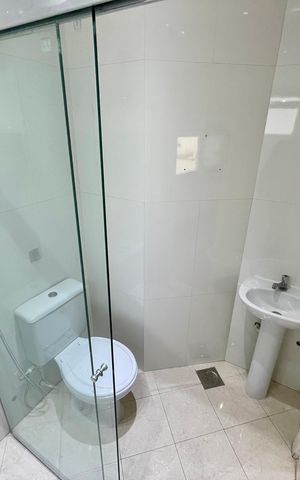 Casa à venda com 380m², 4 quartos e 4 vagas Casa à venda com 380m², 4 quartos e 4 vagasBanheiro da Suíte 1