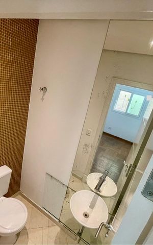 Casa à venda com 380m², 4 quartos e 4 vagas Casa à venda com 380m², 4 quartos e 4 vagasLavabo 2