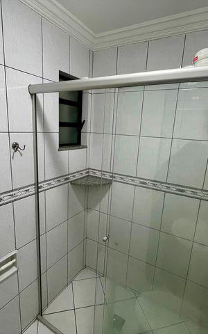 Casa à venda com 380m², 4 quartos e 4 vagas Casa à venda com 380m², 4 quartos e 4 vagasBanheiro