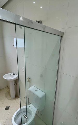 Casa à venda com 380m², 4 quartos e 4 vagas Casa à venda com 380m², 4 quartos e 4 vagasBanheiro da Suíte 2