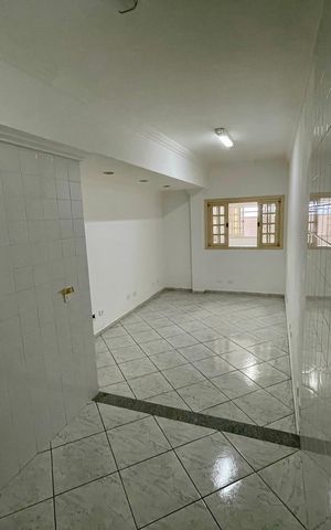Casa à venda com 380m², 4 quartos e 4 vagas Casa à venda com 380m², 4 quartos e 4 vagasQuarto