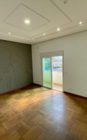 Casa à venda com 380m², 4 quartos e 4 vagas Casa à venda com 380m², 4 quartos e 4 vagasSuíte 2