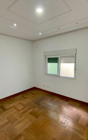Casa à venda com 380m², 4 quartos e 4 vagas Casa à venda com 380m², 4 quartos e 4 vagasSuíte 1