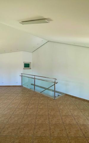 Casa à venda com 380m², 4 quartos e 4 vagas Casa à venda com 380m², 4 quartos e 4 vagasSala 4