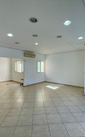 Casa à venda com 380m², 4 quartos e 4 vagas Casa à venda com 380m², 4 quartos e 4 vagasSala 1