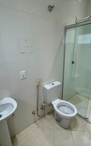 Casa à venda com 380m², 4 quartos e 4 vagas Casa à venda com 380m², 4 quartos e 4 vagasBanheiro da Suíte 2