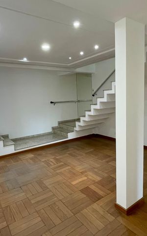 Casa à venda com 380m², 4 quartos e 4 vagas Casa à venda com 380m², 4 quartos e 4 vagasSala 2