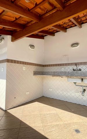 Casa à venda com 380m², 4 quartos e 4 vagas Casa à venda com 380m², 4 quartos e 4 vagasQuintal