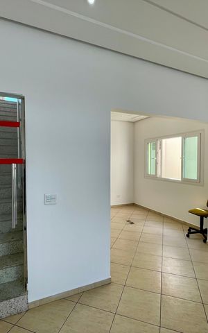 Casa à venda com 380m², 4 quartos e 4 vagas Casa à venda com 380m², 4 quartos e 4 vagasSala 1