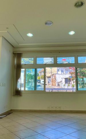 Casa à venda com 380m², 4 quartos e 4 vagas Casa à venda com 380m², 4 quartos e 4 vagasSala 1