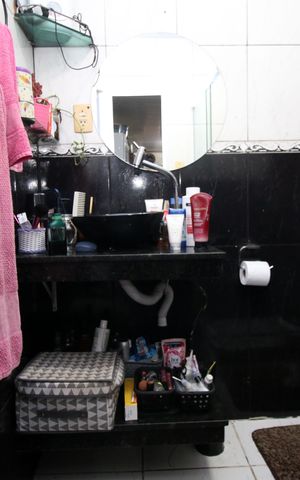 Casa de condomínio à venda com 146m², 2 quartos e 1 vagaBanheiro 2