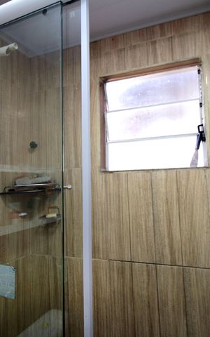 Casa de condomínio à venda com 146m², 2 quartos e 1 vagaBanheiro 1