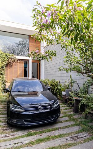 Casa à venda com 143m², 1 quarto e 2 vagas Casa à venda com 143m², 1 quarto e 2 vagasGaragem