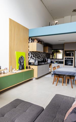 Casa à venda com 143m², 1 quarto e 2 vagas Casa à venda com 143m², 1 quarto e 2 vagasSala/Cozinha