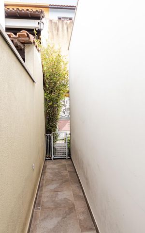 Casa à venda com 143m², 1 quarto e 2 vagas Casa à venda com 143m², 1 quarto e 2 vagasCorredor