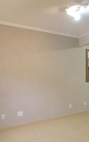 Casa de condomínio à venda com 92m², 3 quartos e 3 vagas Casa de condomínio à venda com 92m², 3 quartos e 3 vagasSala
