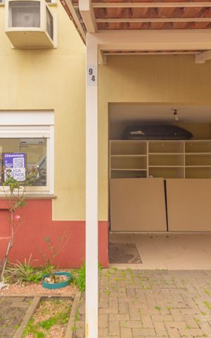 Casa de condomínio à venda com 92m², 3 quartos e 3 vagas Casa de condomínio à venda com 92m², 3 quartos e 3 vagasGaragem