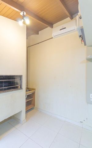 Casa de condomínio à venda com 92m², 3 quartos e 3 vagas Casa de condomínio à venda com 92m², 3 quartos e 3 vagasChurrasqueira