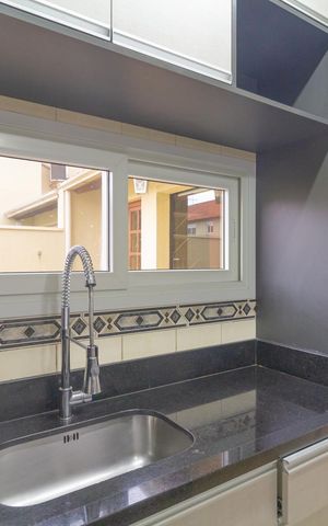 Casa de condomínio à venda com 92m², 3 quartos e 3 vagas Casa de condomínio à venda com 92m², 3 quartos e 3 vagasCozinha