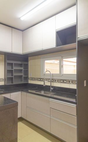Casa de condomínio à venda com 92m², 3 quartos e 3 vagas Casa de condomínio à venda com 92m², 3 quartos e 3 vagasCozinha