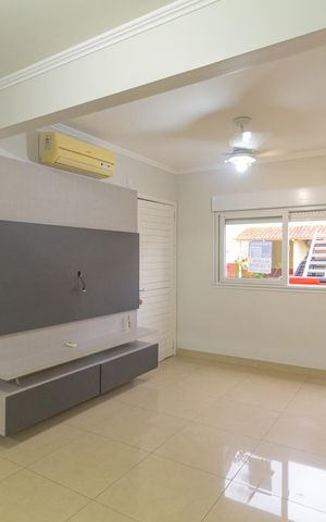 Casa de condomínio à venda com 92m², 3 quartos e 3 vagas Casa de condomínio à venda com 92m², 3 quartos e 3 vagasSala
