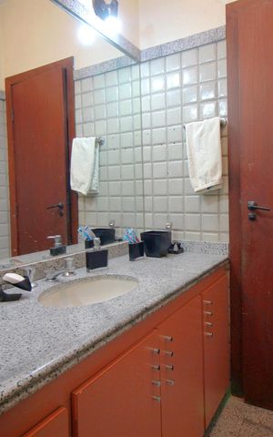 Casa à venda com 460m², 4 quartos e 4 vagasBanheiro 1