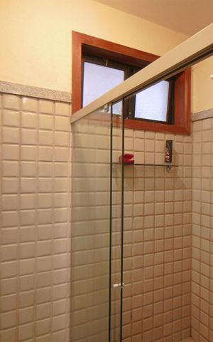 Casa à venda com 460m², 4 quartos e 4 vagasBanheiro 1