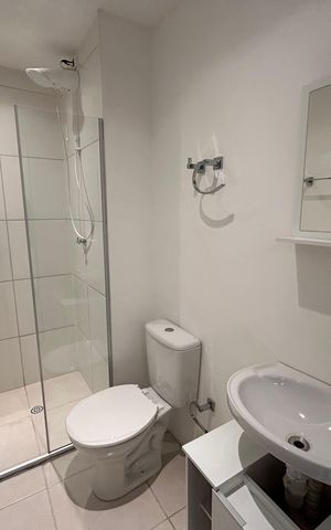 Apartamento à venda com 35m², 2 quartos e sem vaga Apartamento à venda com 35m², 2 quartos e sem vagaBanheiro