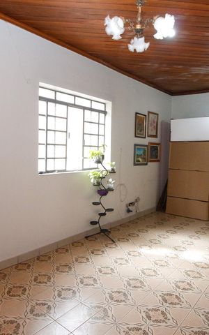 Casa à venda com 370m², 2 quartos e 2 vagasSala
