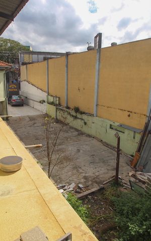 Casa à venda com 370m², 2 quartos e 2 vagasQuintal