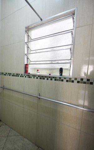Casa à venda com 370m², 2 quartos e 2 vagasBanheiro