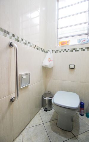 Casa à venda com 370m², 2 quartos e 2 vagasBanheiro
