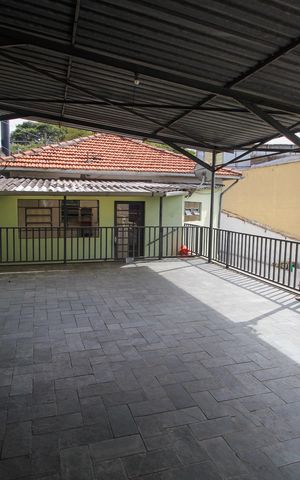 Casa à venda com 370m², 2 quartos e 2 vagasQuintal