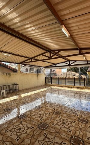 Casa à venda com 180m², 2 quartos e 2 vagas