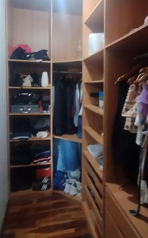 Casa à venda com 370m², 3 quartos e 4 vagas Casa à venda com 370m², 3 quartos e 4 vagasCloset Suíte 3