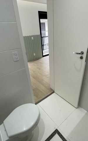 Casa de condomínio para alugar com 148m², 3 quartos e 2 vagas Casa de condomínio para alugar com 148m², 3 quartos e 2 vagasBanheiro da Suíte 2
