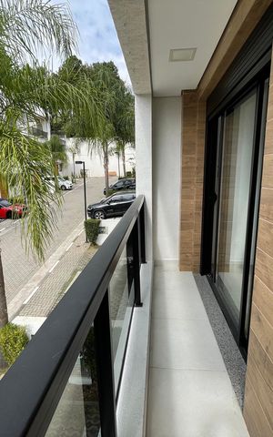 Casa de condomínio para alugar com 148m², 3 quartos e 2 vagas Casa de condomínio para alugar com 148m², 3 quartos e 2 vagasVaranda