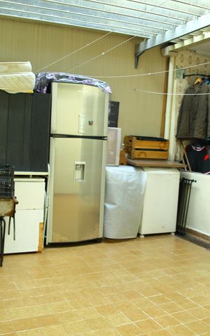 Casa à venda com 160m², 3 quartos e 2 vagasÁrea Externa