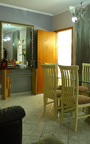 Casa à venda com 160m², 3 quartos e 2 vagasSala