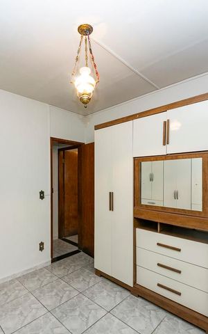 Casa à venda com 240m², 5 quartos e 4 vagas Casa à venda com 240m², 5 quartos e 4 vagasQuarto 2