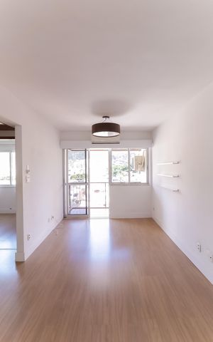 Apartamento à venda com 57m², 2 quartos e 1 vaga Apartamento à venda com 57m², 2 quartos e 1 vagaSala