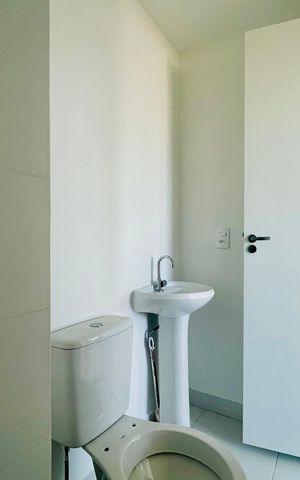 Apartamento à venda com 32m², 2 quartos e sem vaga Apartamento à venda com 32m², 2 quartos e sem vagaBanheiro Social