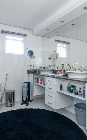 Casa à venda com 490m², 3 quartos e 1 vagaBanheiro da Suíte