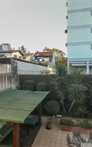 Casa à venda com 490m², 3 quartos e 1 vagaFundos
