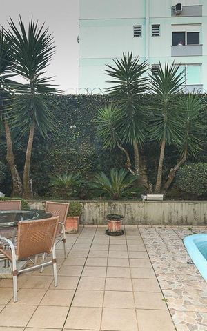 Casa à venda com 490m², 3 quartos e 1 vagaFundos